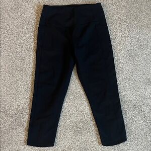 Zella Black Activewear Leggings Cropped with pockets. Size S